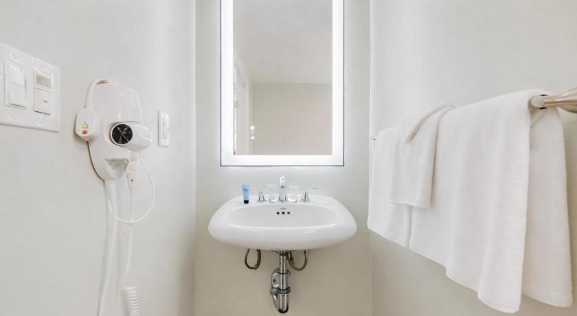 Image of King Room - Disability Access 16