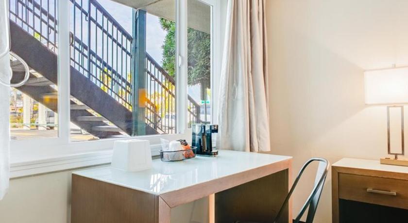 Image of King Room - Disability Access 10