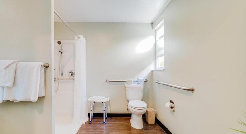 Image of King Room - Disability Access 15