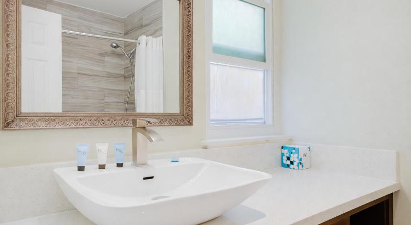 Image of King Room - Pet-Friendly 17