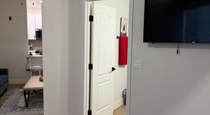 Phoenix Home at Haven 2-Star Accommodation suite