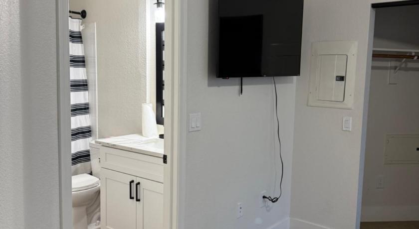 Phoenix Home at Haven 2-Star Accommodation pool