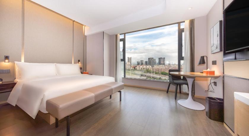Atour Hotel Zhuhai Gongbei Fuhuali Huanyu City – Zhuhai, IA