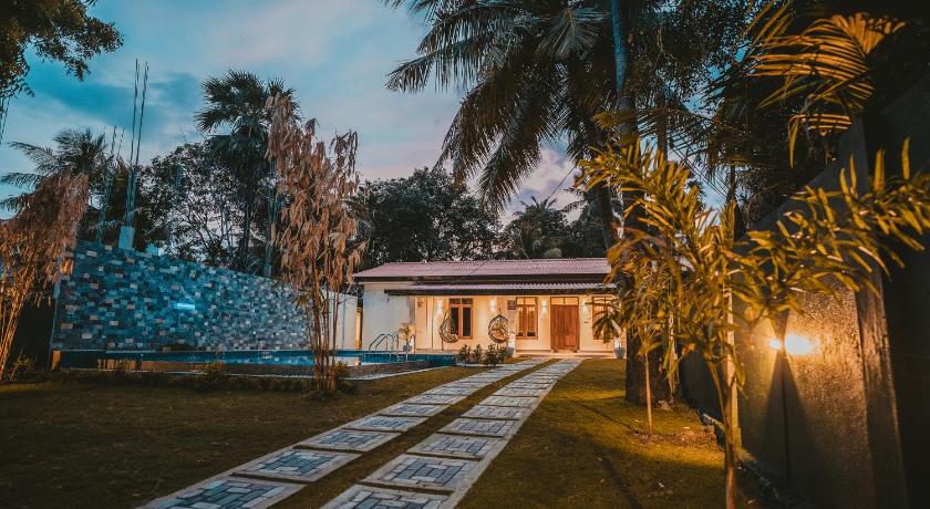 Raam Villa Uppuveli - image 9