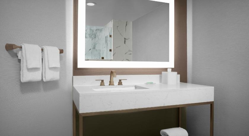Image of Allegro One-Bedroom King Suite with Sofa Bed 5