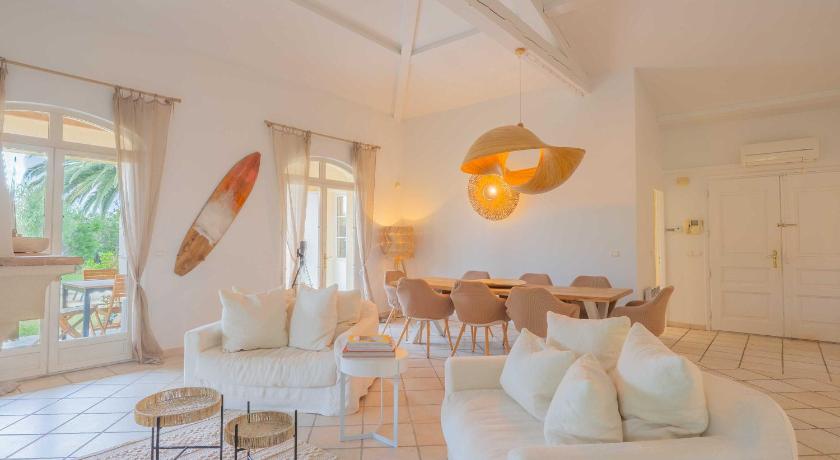 Spacious Villa with Pool & A-C for 8 - Sea View - image 2