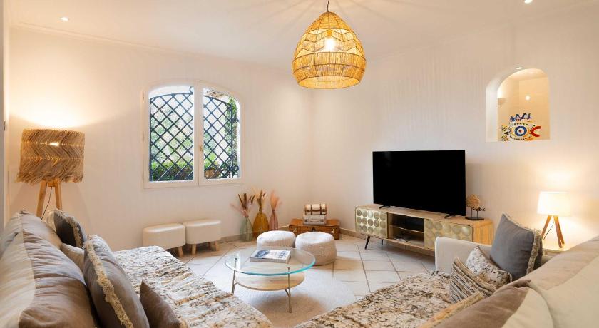 Spacious Villa with Pool & A-C for 8 - Sea View - image 26