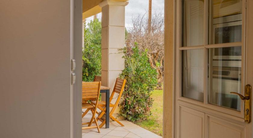 Spacious Villa with Pool & A-C for 8 - Sea View - image 31