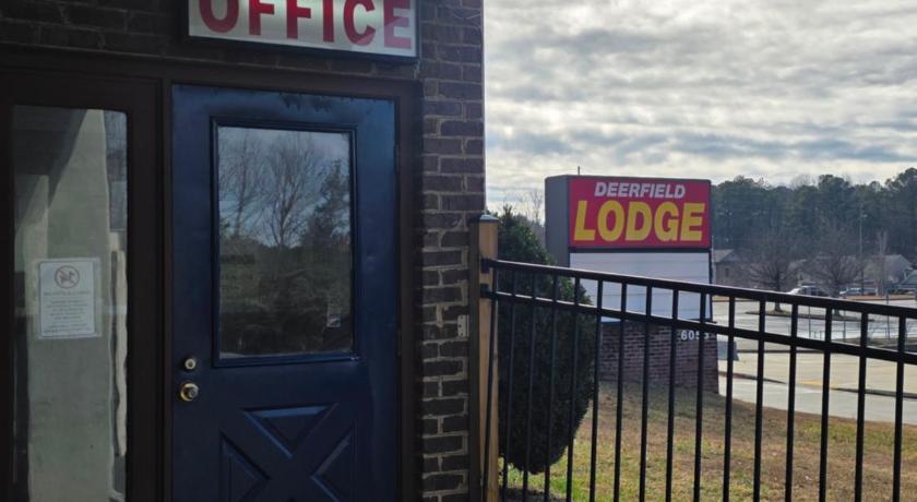 Deerfield Lodge - image 3