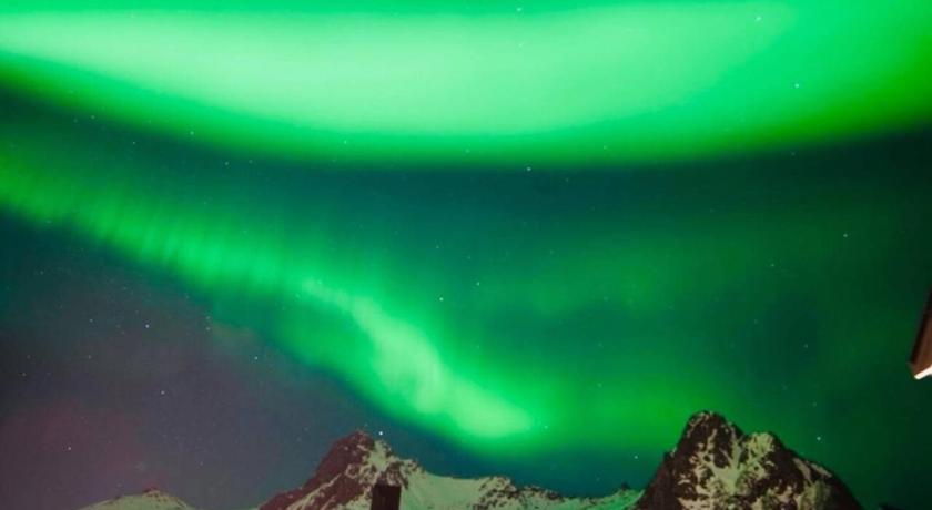 Sentral, stor leilighet i Svolvær 2 etg inntil 4 pers