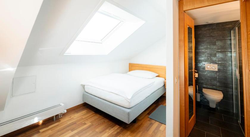 Image of Single Room 1