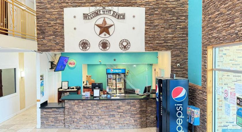 ペコス (TX) B AND J HOTEL AND APARTMENTS 2つ星 ホテル プール