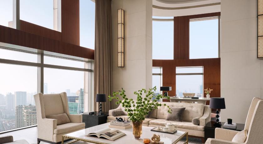 Image of Chairman Suite 3