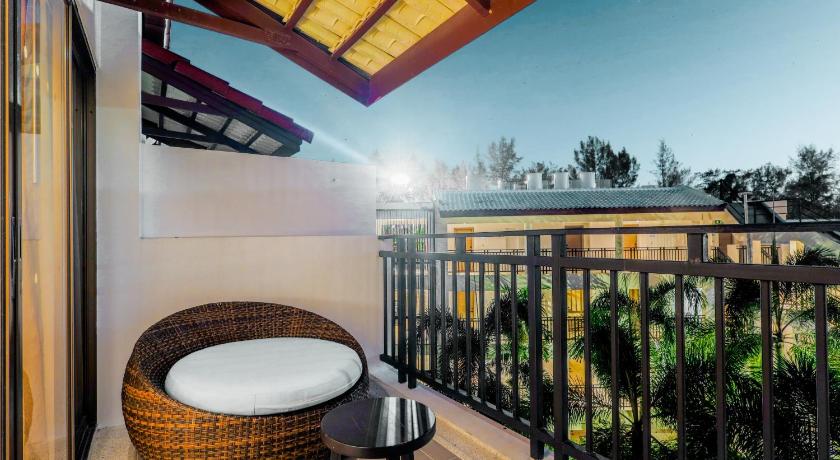 Image of 2 Twin Standard Bathtub Central Building 5