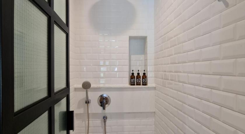 Image of Superior Double Room with Balcony 2