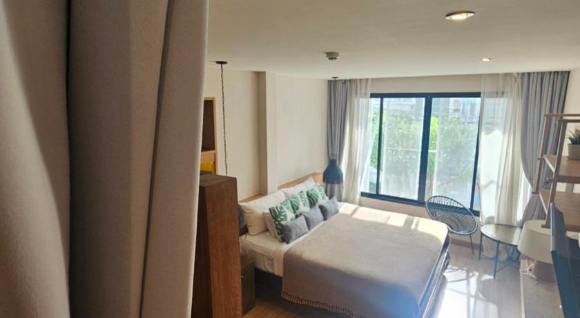 Image of Family Room 1