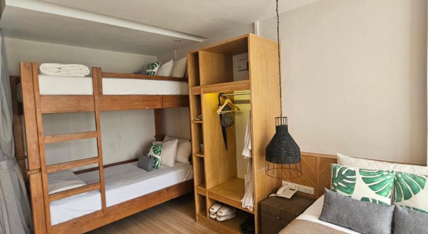 Image of Family Room 11