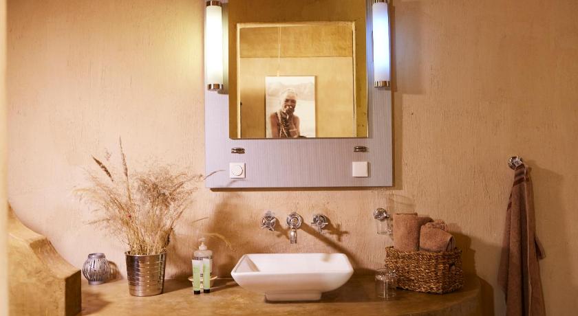 Solitaire Desert Farm photo