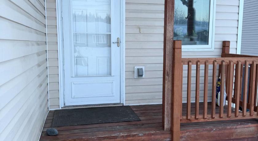 페어뱅크스 (AK) Cozy 3BR Home With Garage 3성급 숙소 레스토랑