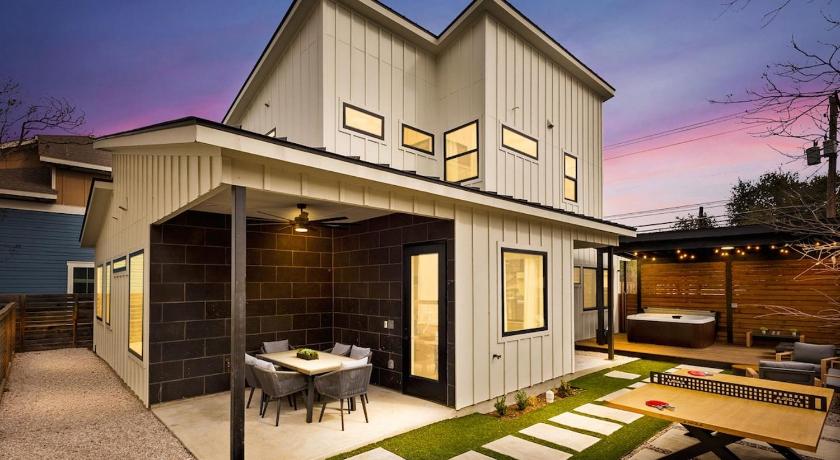 オースティン Austin Ember House with Hot Tub & Pit 2つ星 宿泊施設 施設