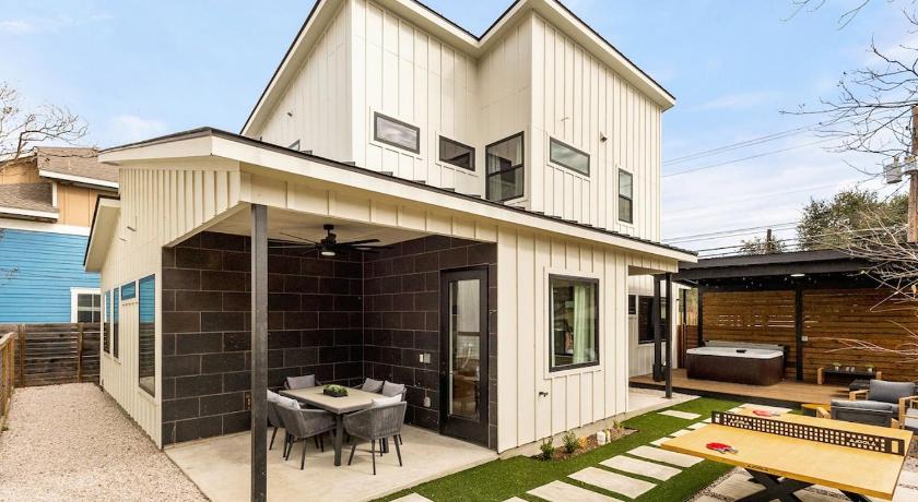 オースティン Austin Ember House with Hot Tub & Pit 2つ星 宿泊施設 施設