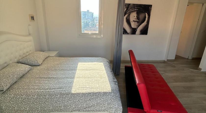 Image of Deluxe Queen Studio 8