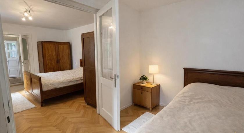 Emese Central Square Vintage Apartment