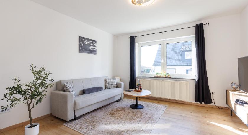 Modernes Apartment mit Balkon & Parkplatz - AMA Home AMALI