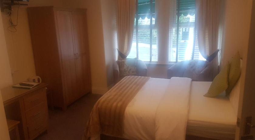 Image of Family Room (2 Adults + 2 Children) - Room 7 1