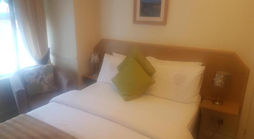 Image of Family Room (2 Adults + 2 Children) - Room 7 0