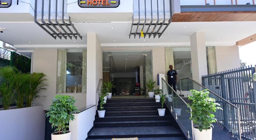 Lumis Hotel