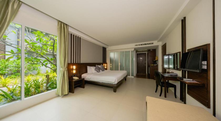 Image of Grand Deluxe King Bed 9