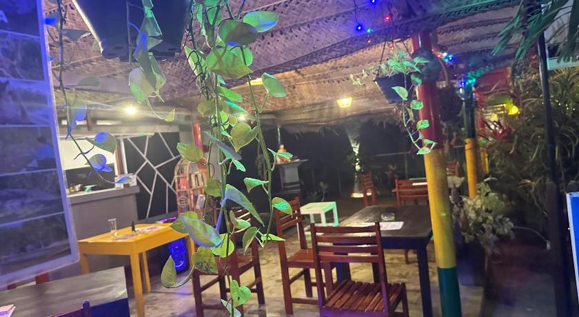 Virajs Garden Guesthouse - image 5