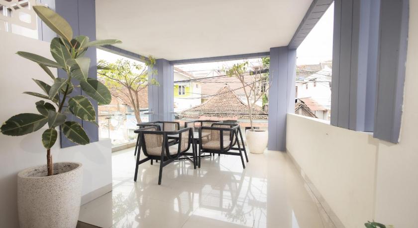 Front One Budget Malioboro - image 4