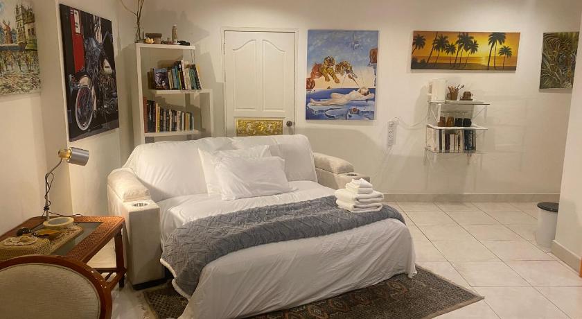 Image of Deluxe Suite with Sea View 5