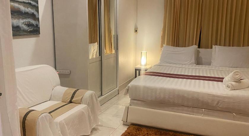Image of Deluxe Suite with Sea View 7