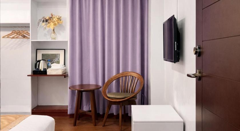 Image of Family Room 2