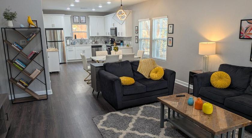 Canyon Lake (TX) Cheerful 3BR 2BA House Minutes from Canyon Lake 4-Star Accommodation suite