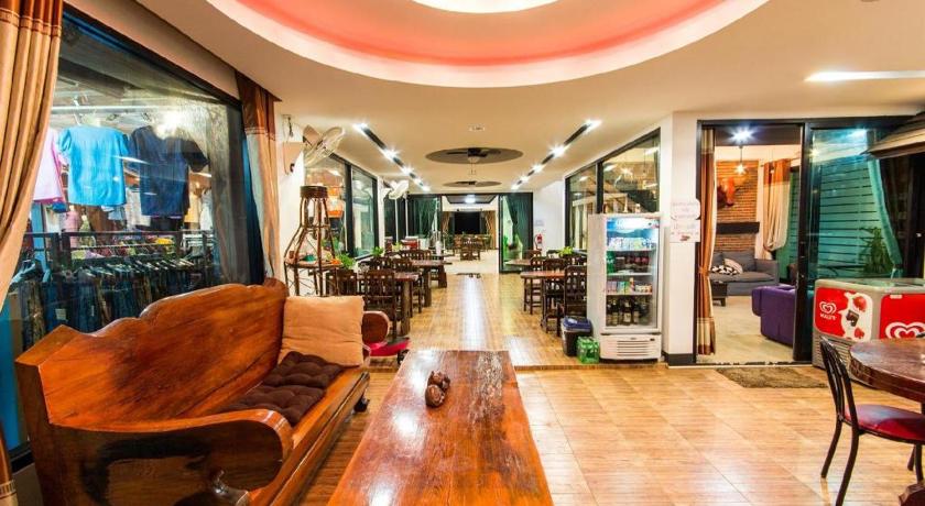 Na Noi Huen Fai Mae-Jampee 2-Star Hotel restaurant