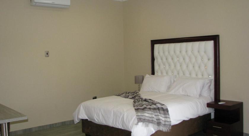 4 Seam Guest House photo