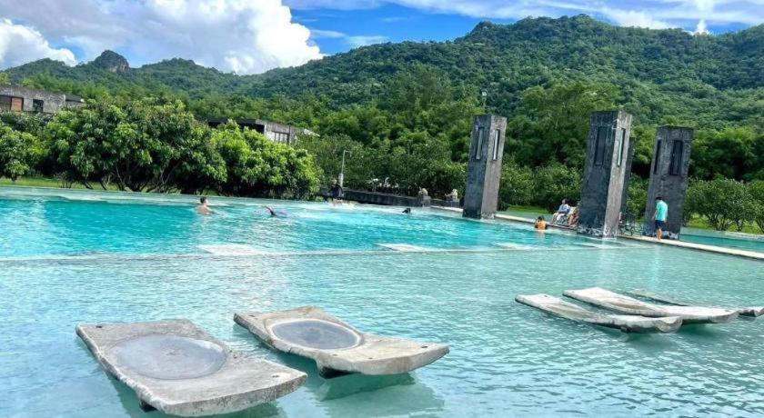 Uthai Thani Avartarn Miracles Hotel 5-Star Hotel room