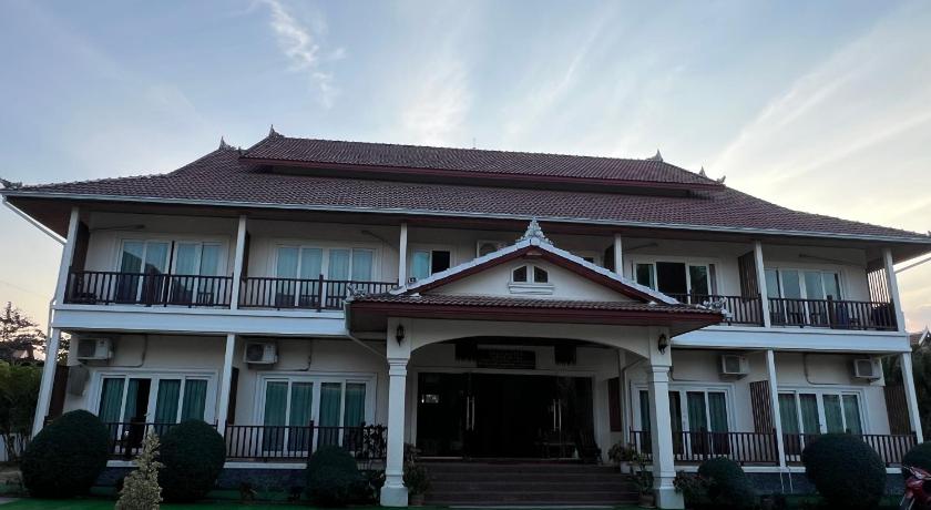 Leego Hotel - image 2