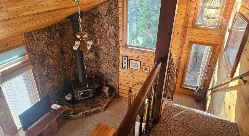 롱반 The Cozy Knotty Pine Enchantment Retreat 4성급 숙소 로비