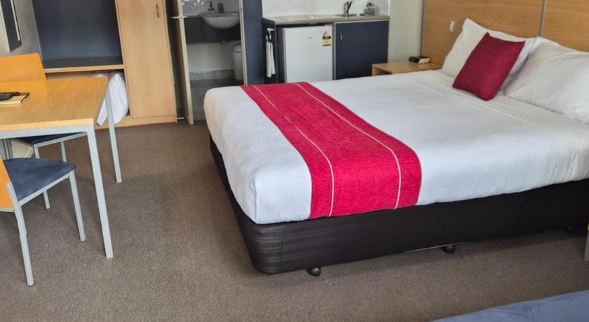 Image of Studio with Spa Bath 0