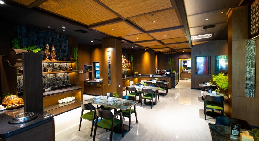 Image of Executive Suite - Non-Smoking 7