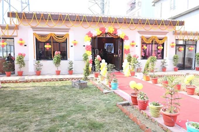 Panchmukhi Restaurant Inn - image 9