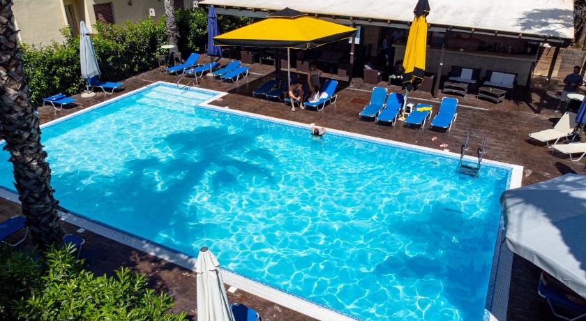 Hotel Ena - Elegant Mountain View Stay with Pool