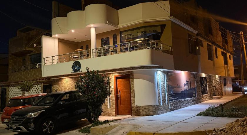"HOSTAL LA NOCHE" -Pisco