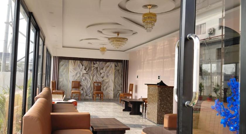 Panchmukhi Restaurant Inn - image 4