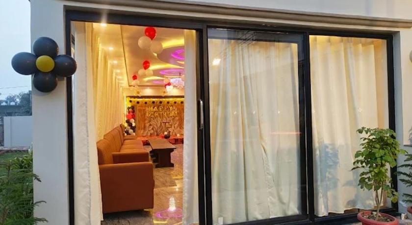 Panchmukhi Restaurant Inn - image 11